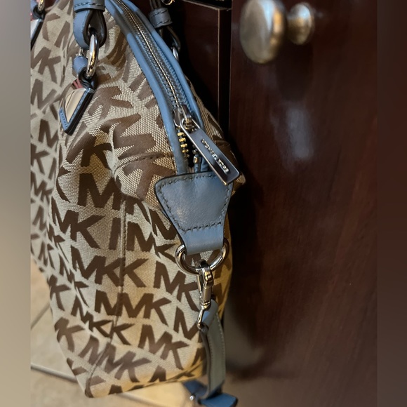 Michael Kors bag - Picture 8 of 13